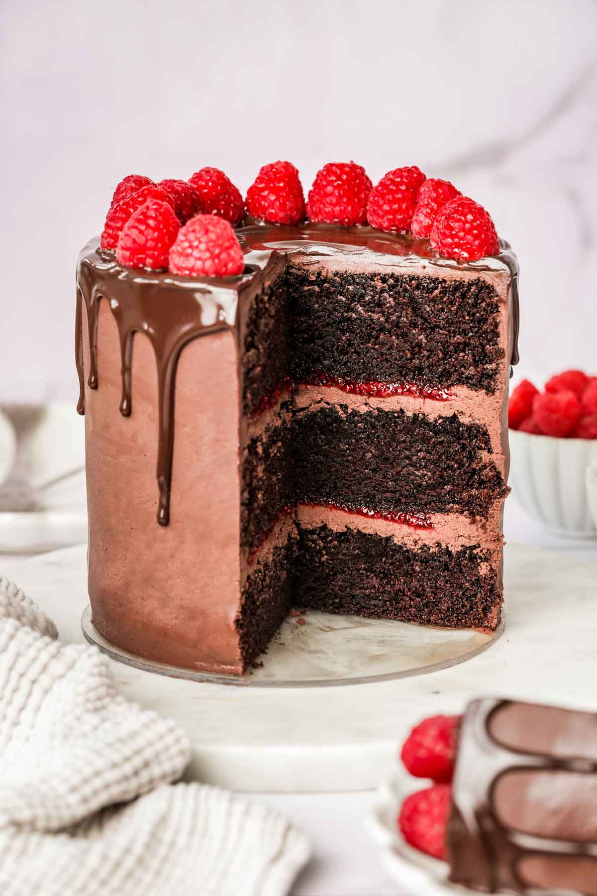 gâteau chocolat et framboise coupé