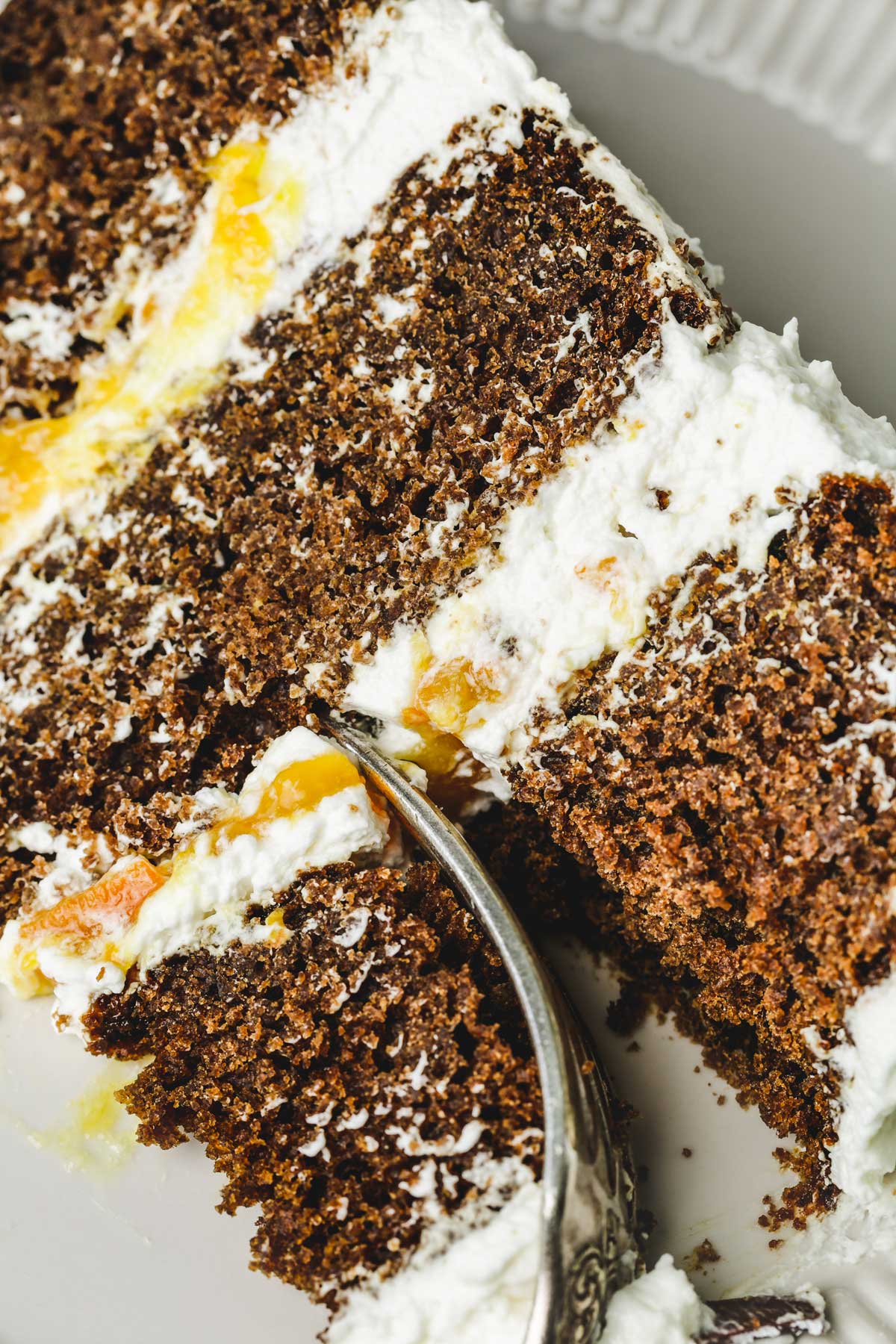 part de gâteau avec fourchette