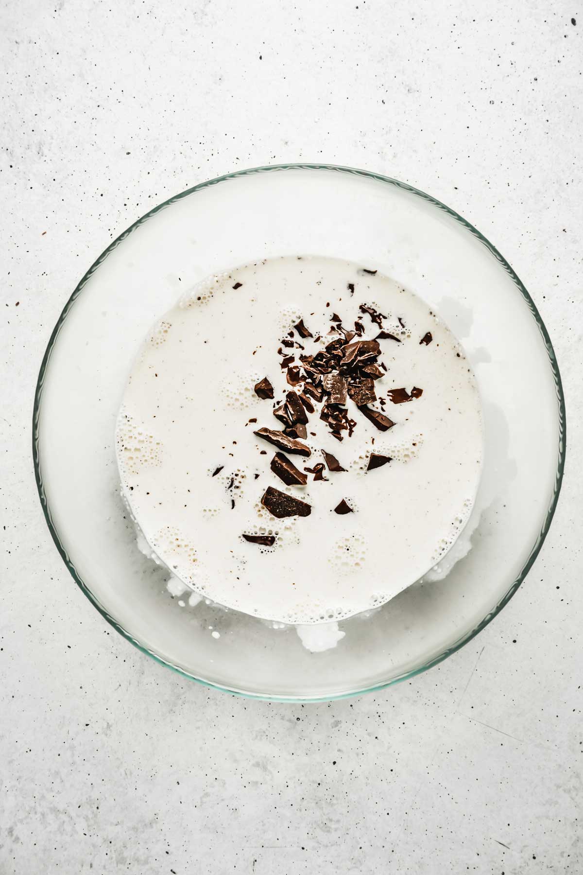 saladier avec creme et chocolat