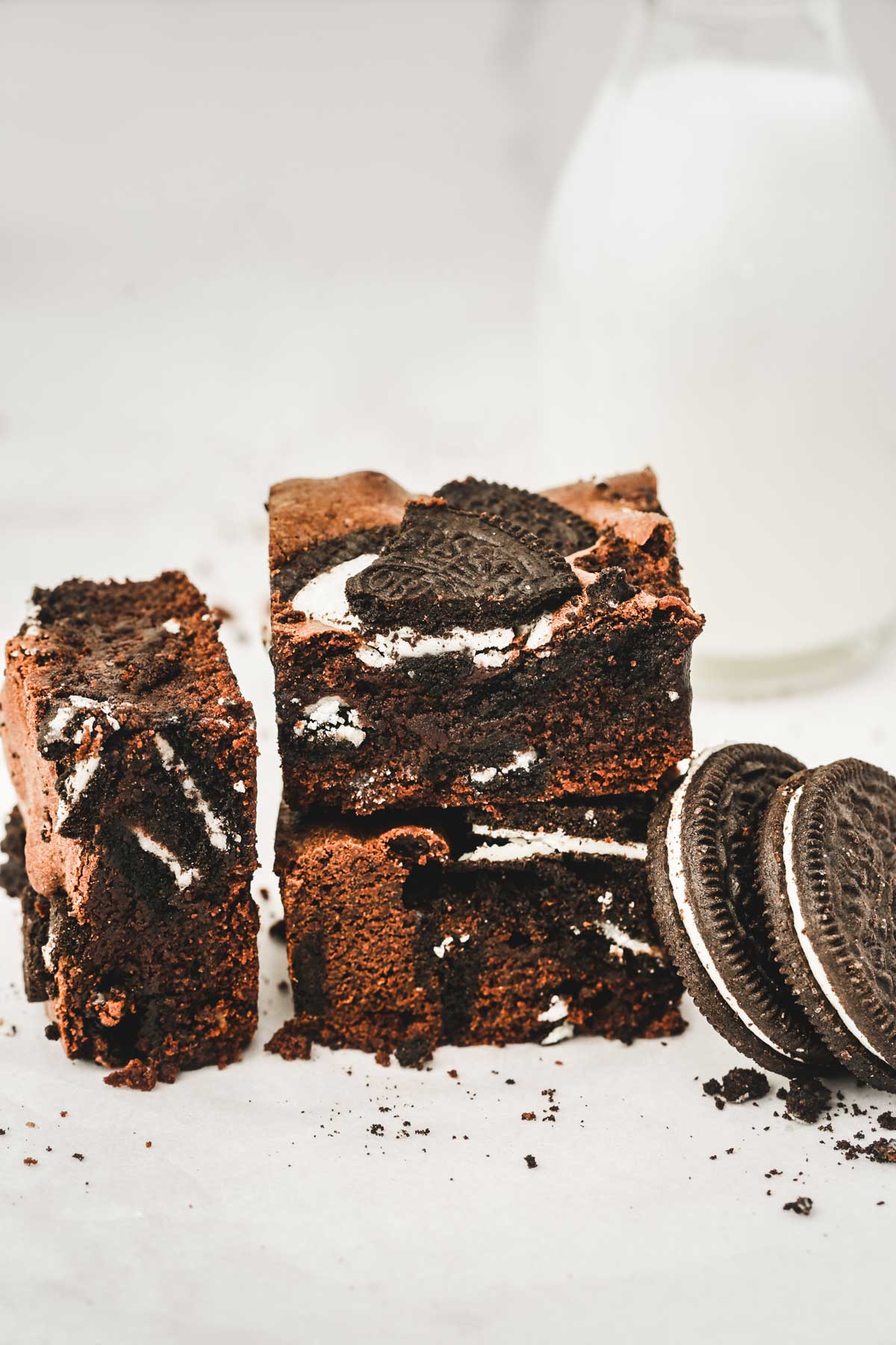 chocolate oreo brownies square