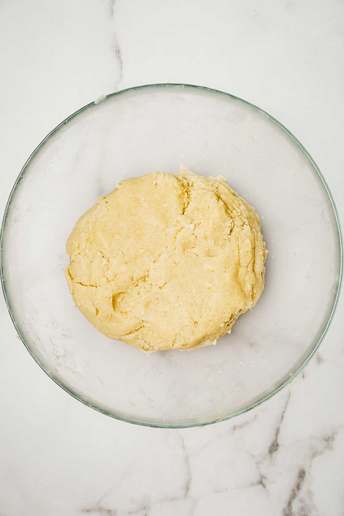 Medium bowl with shortcrust dough
