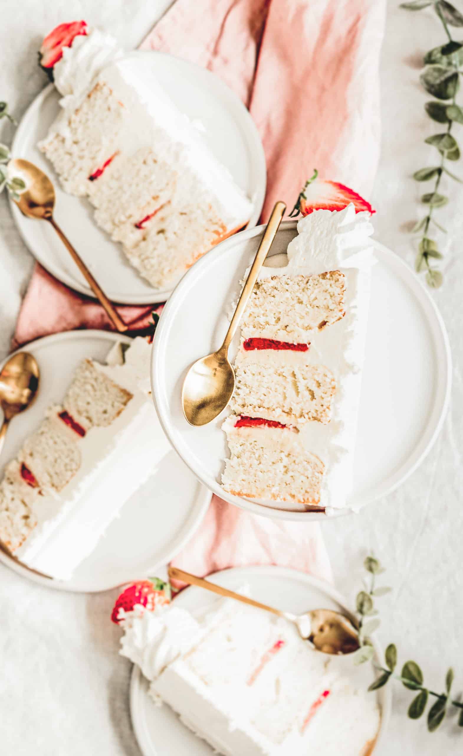 Layer cake aux fraises façon fraisier