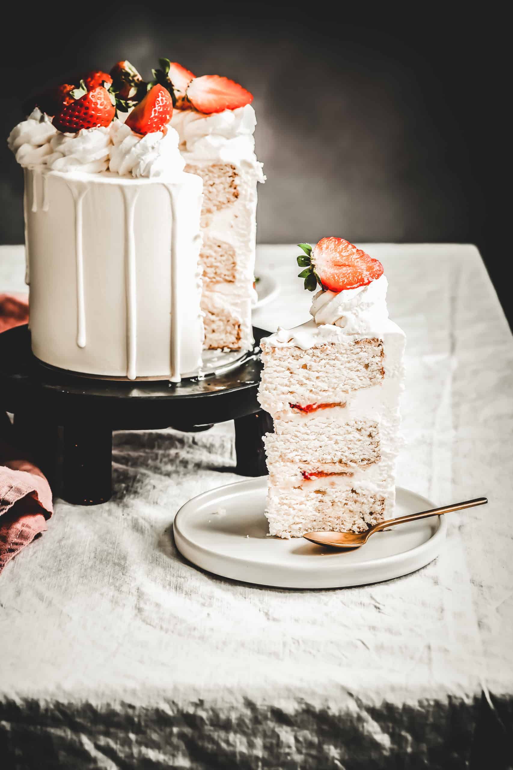 Layer cake aux fraises façon fraisier