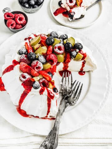 Pavlova facile à la crème chantilly mascarpone et fruits