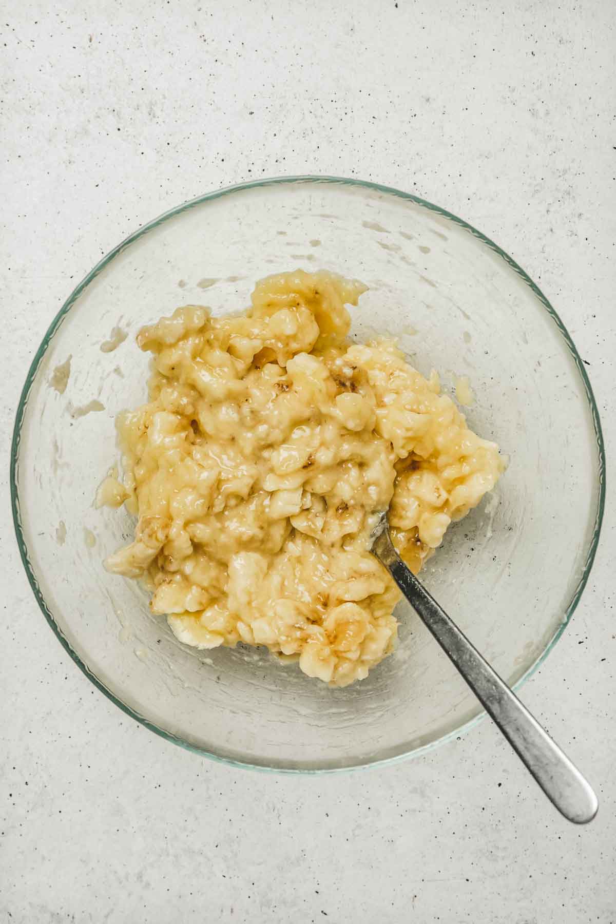 Medium bol with mashed bananas