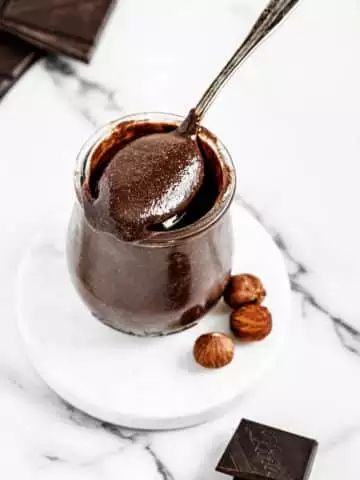 Pâte à tartiner maison facile au chocolate et noisette