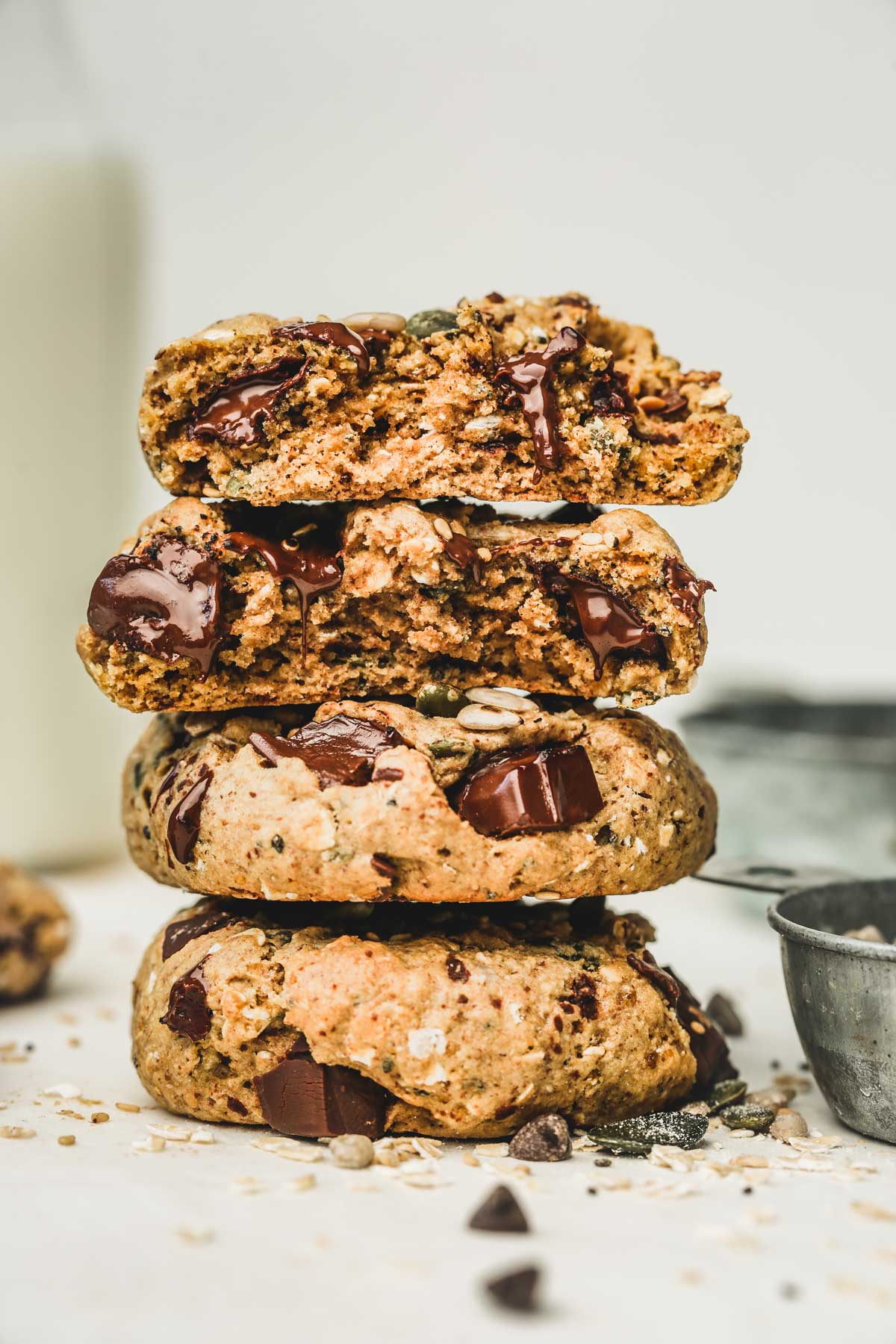 cookies empilées sur une table