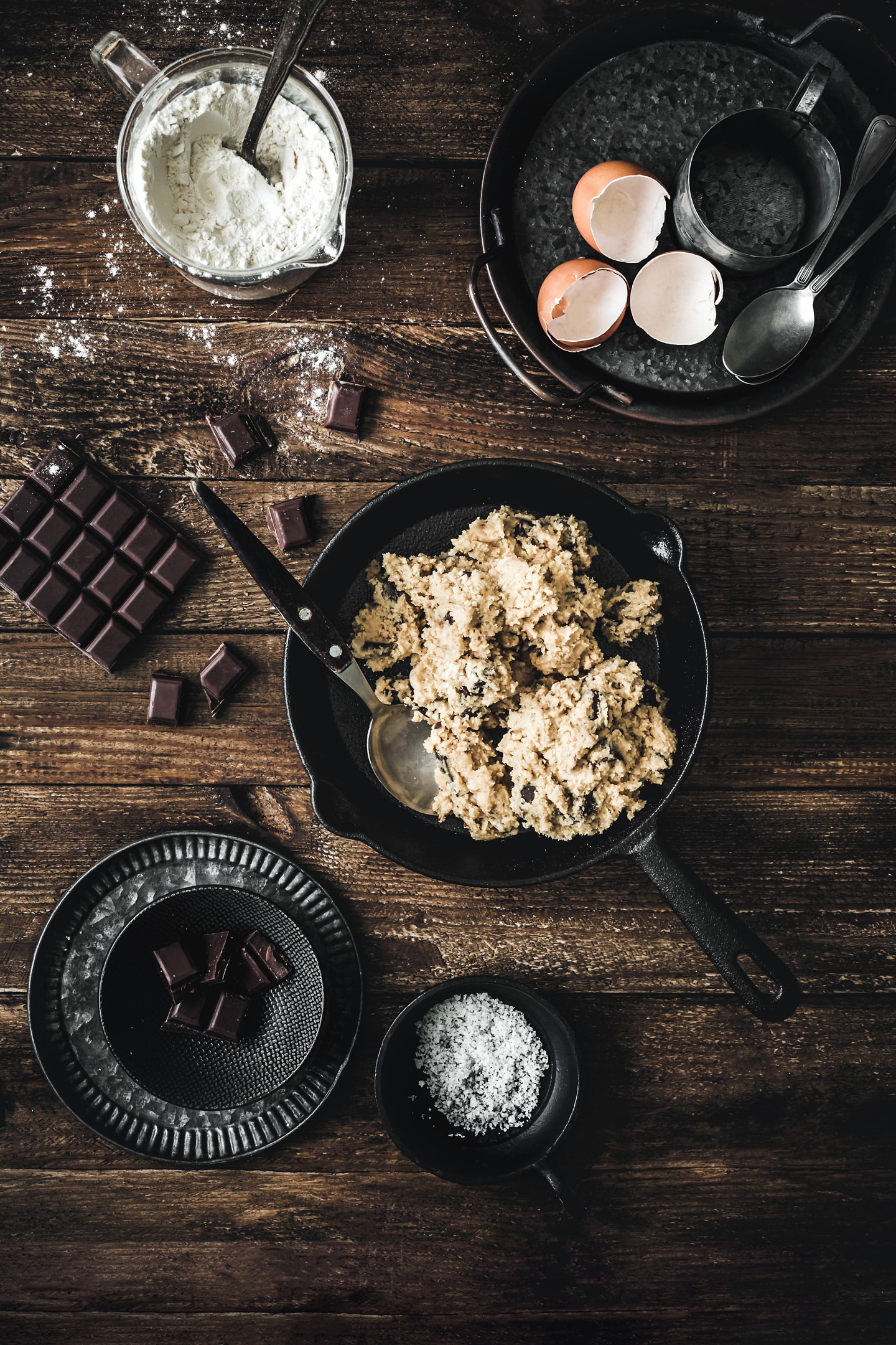 Recette du cookie géant à la poêle pate a cookies dans une poele