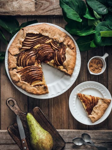 Rustic pie almonds and pears