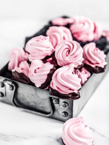 Recettes des meringues framboise et chocolat