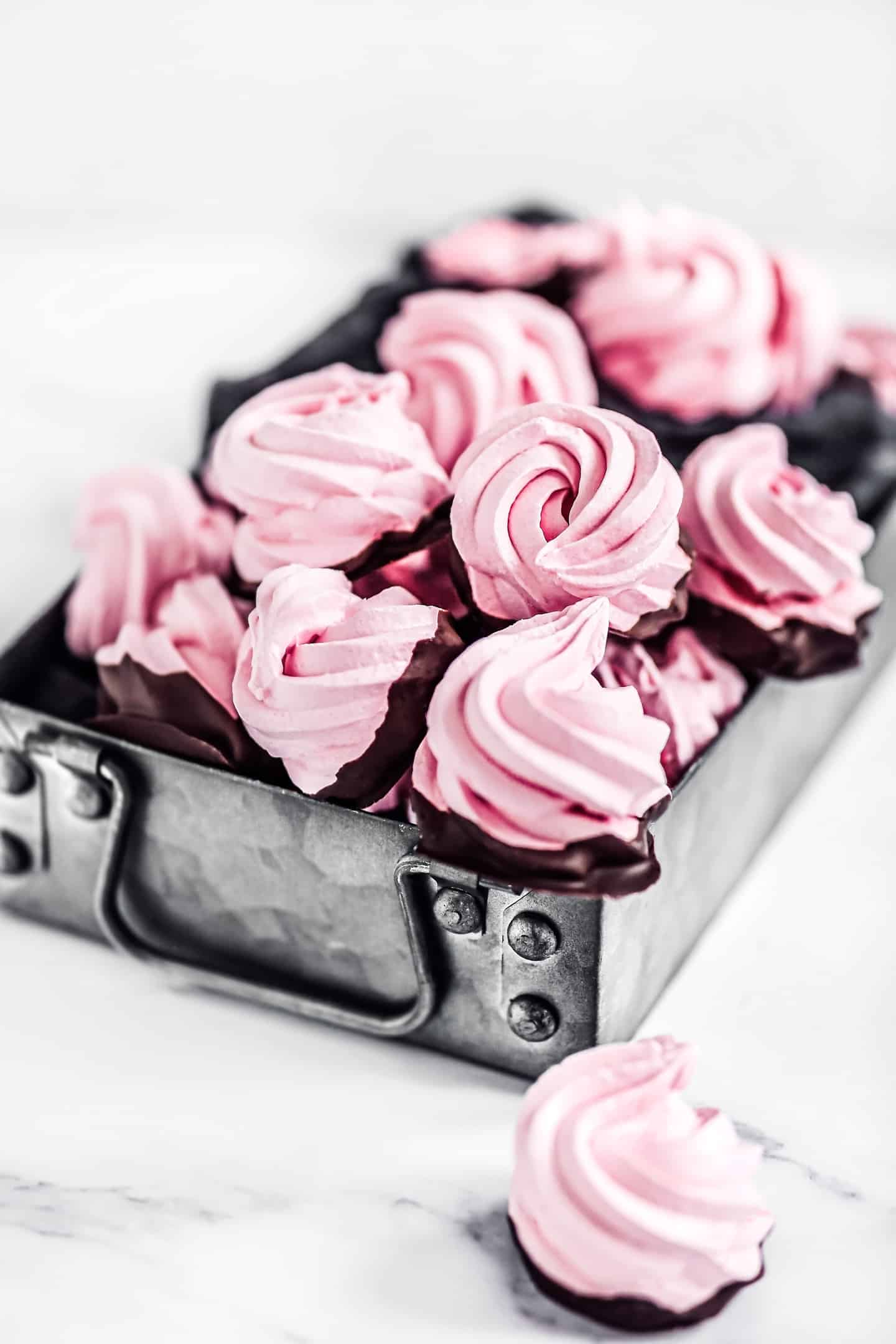 Recettes des meringues framboise et chocolat