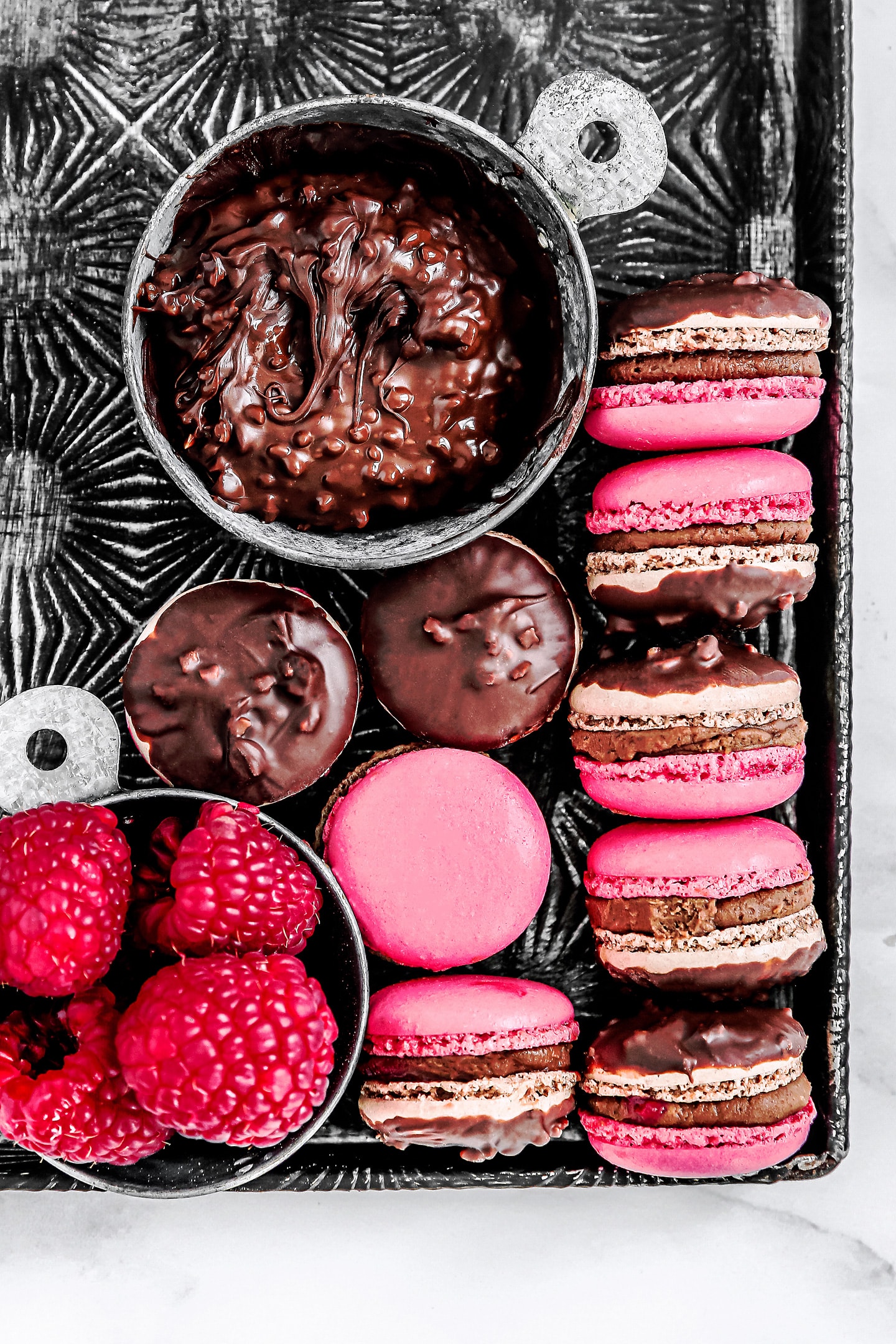 Raspberry chocolate macarons recipe