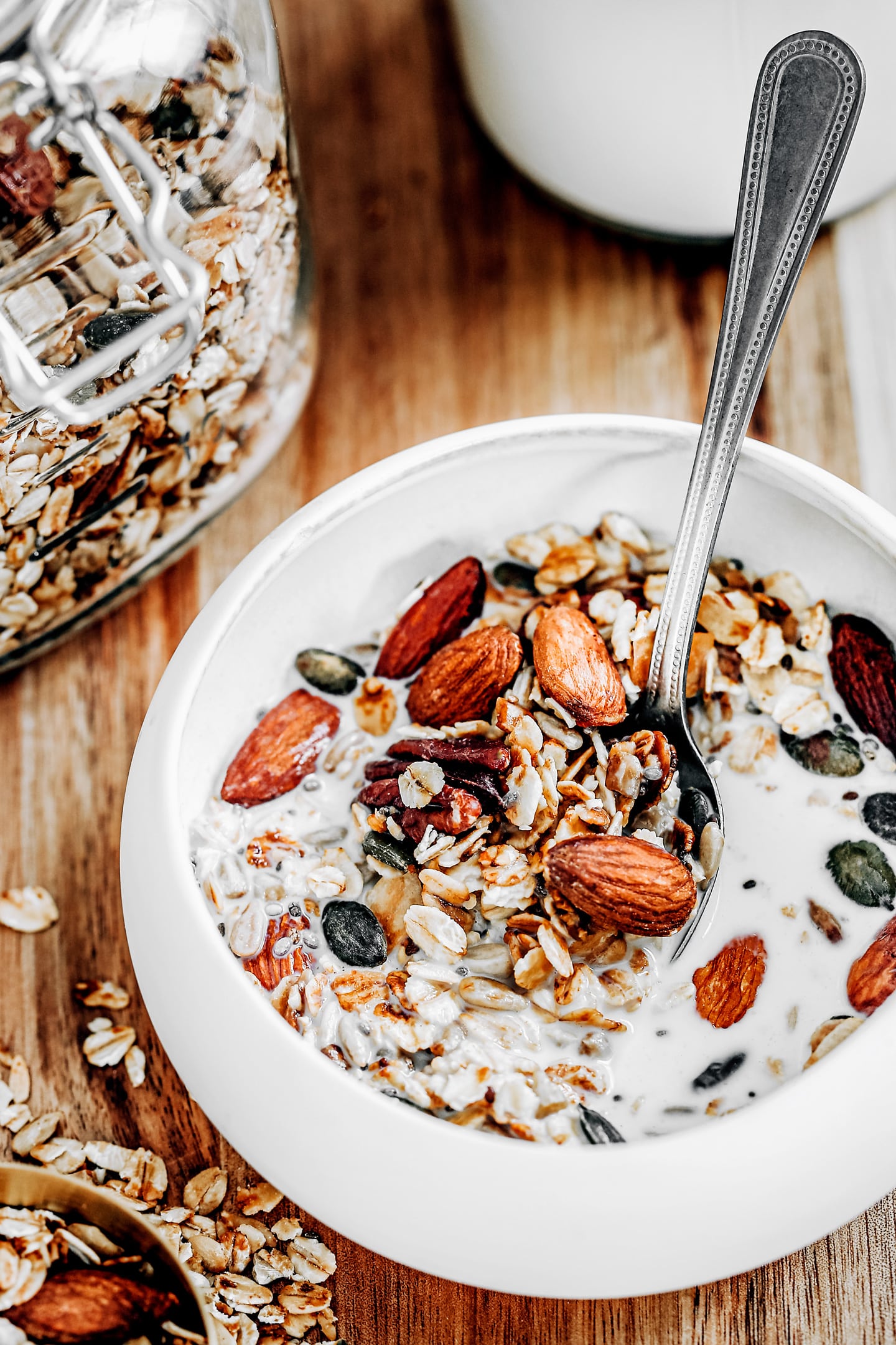 Recette granola bol avec granola et lait