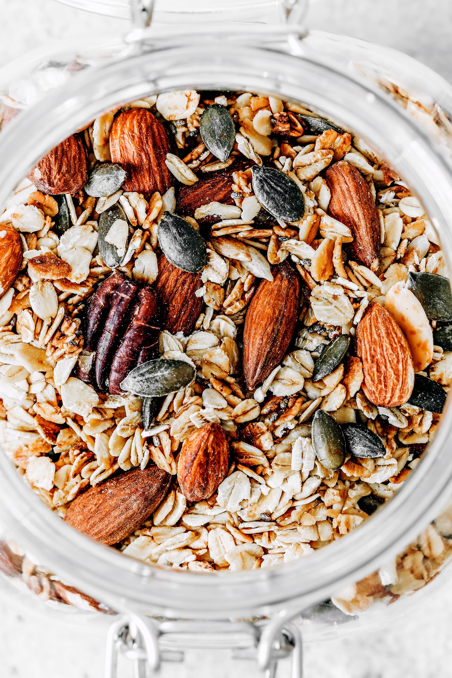 Préparer du muesli maison Bol avec du granola