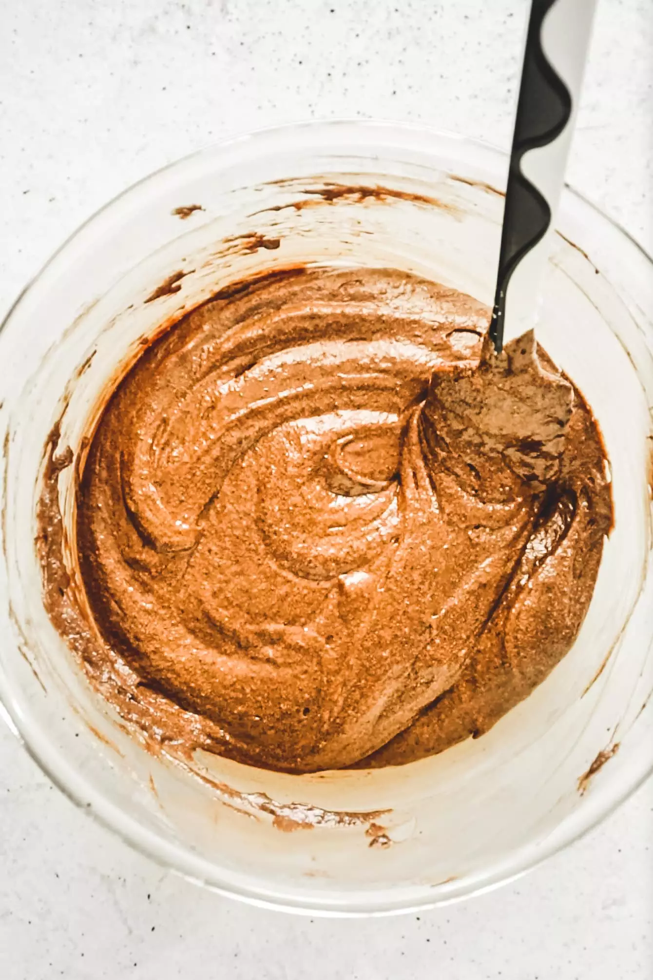 bol avec de la pâte à gâteau