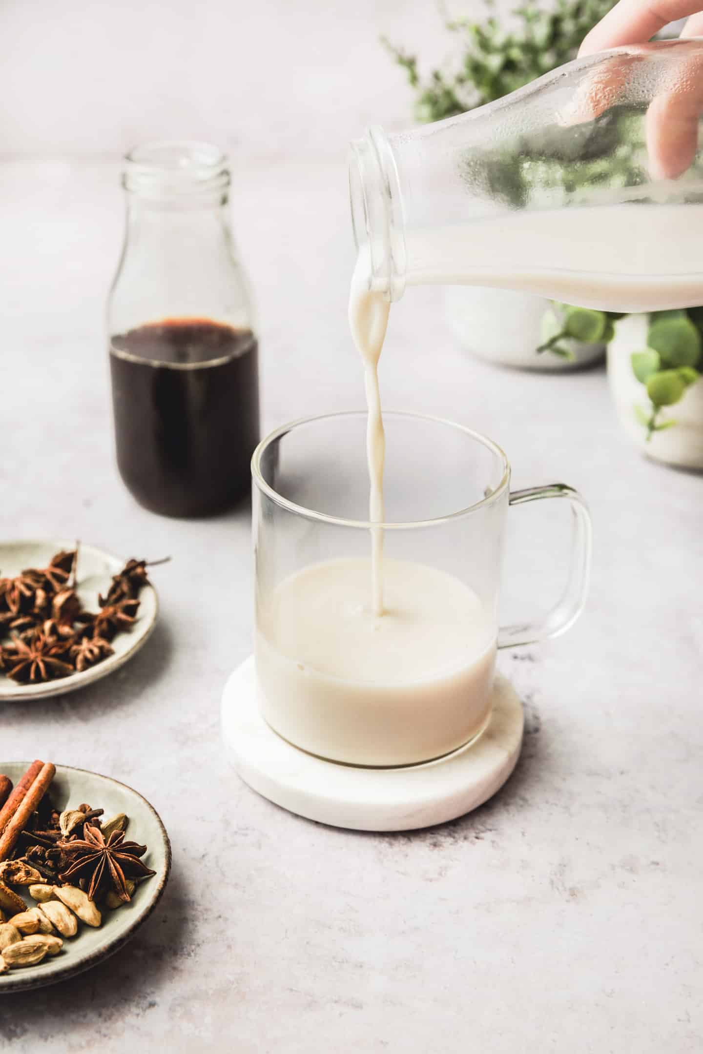 Tasse avec de la mousse de lait