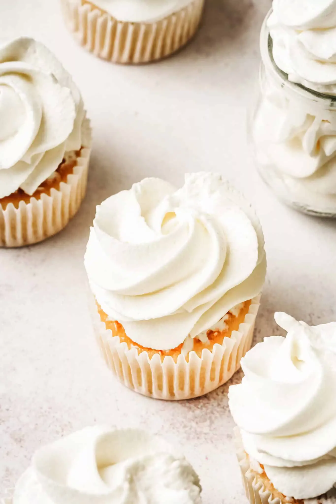 Cupcakes sur une table 