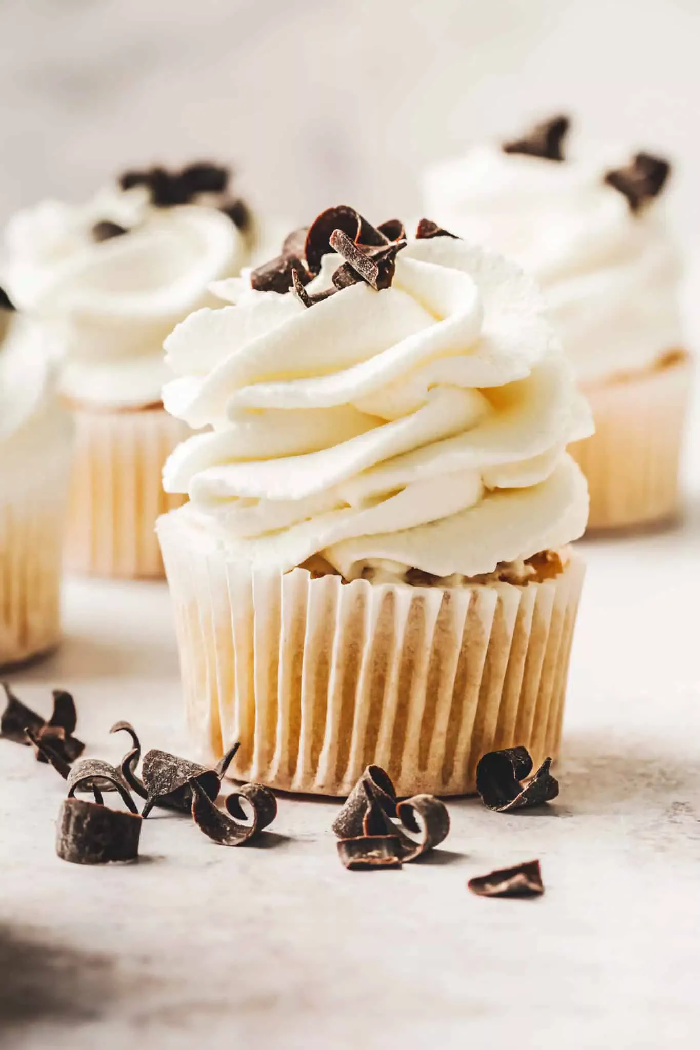 Cupcakes avec glaçage mascarpone et copeaux de chocolat