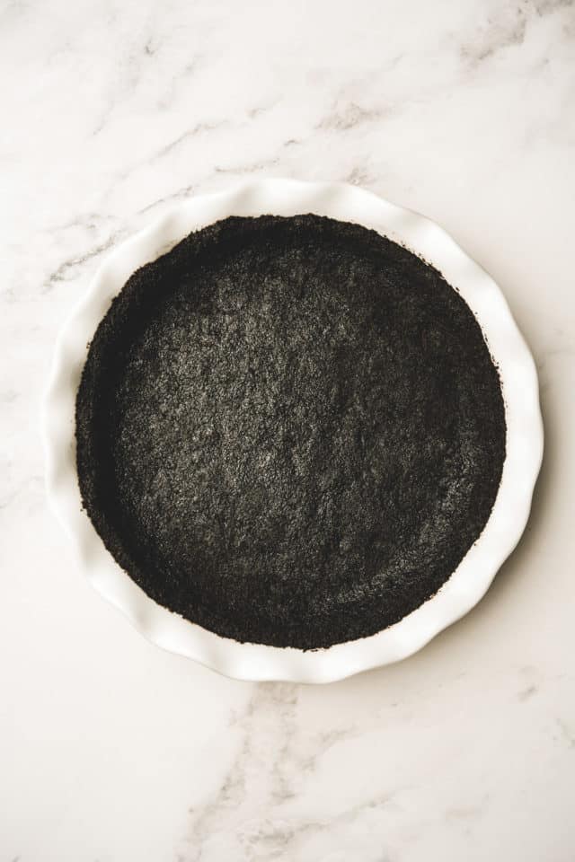Easy homemade oreo crust only 2 ingredients sweetly cakes