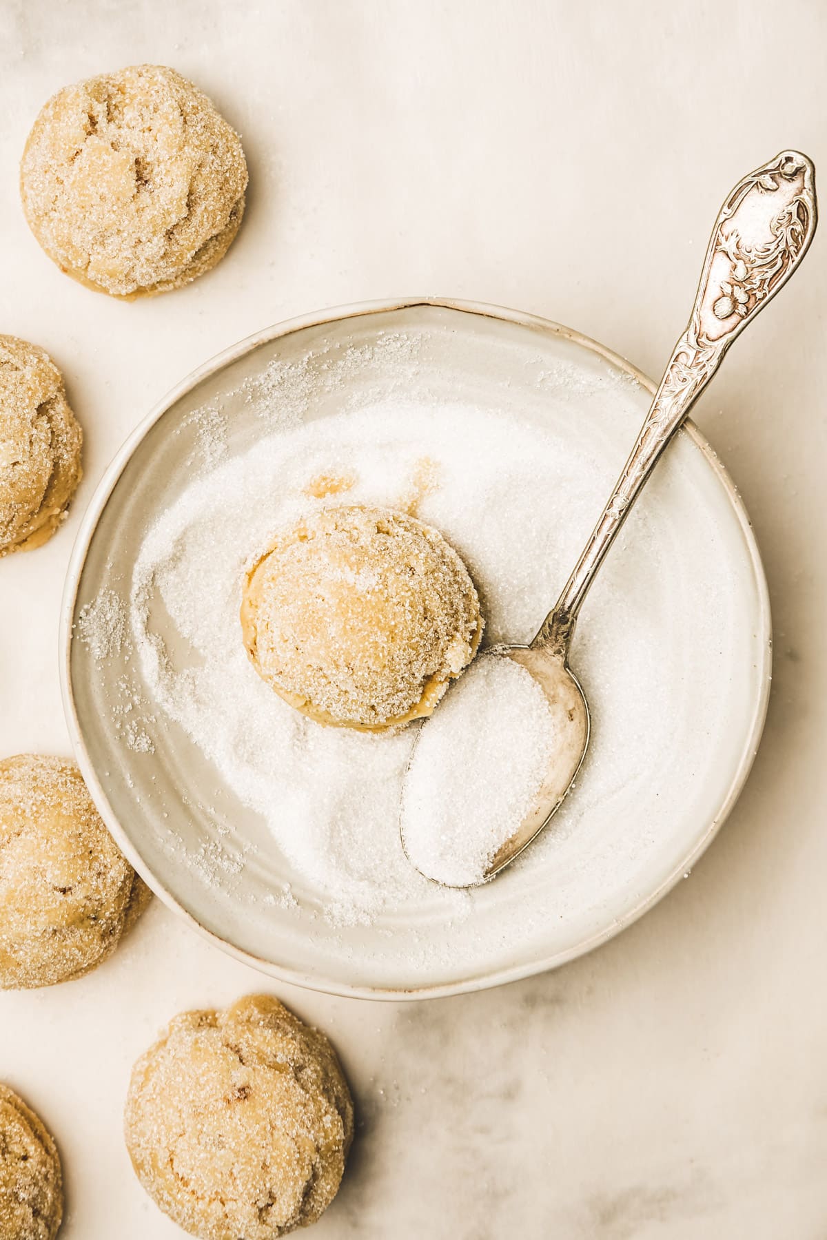 bowl with sugar mixture