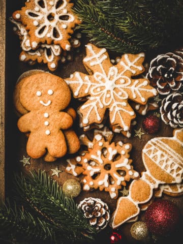 Biscuits de Noël et glaçage royal