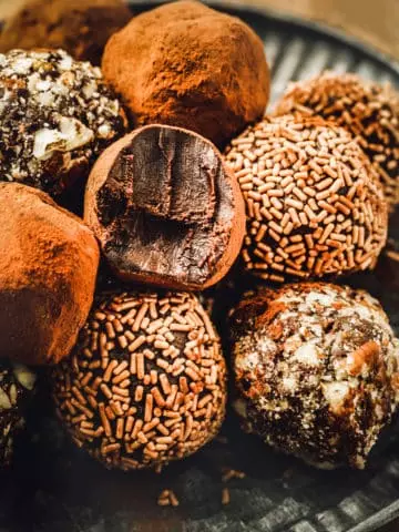 Homemade chocolate truffles recipe