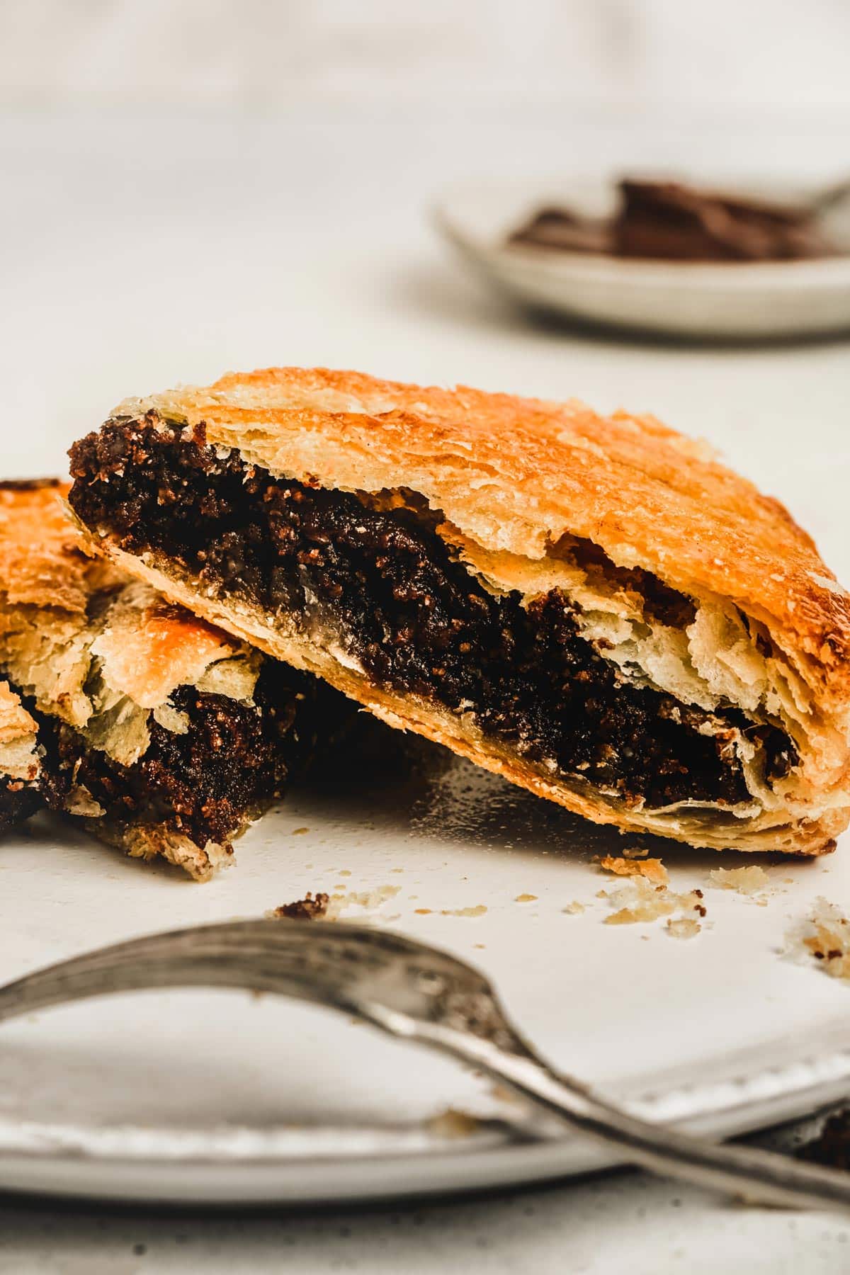 Part de galette des rois au nutella sur une assiette