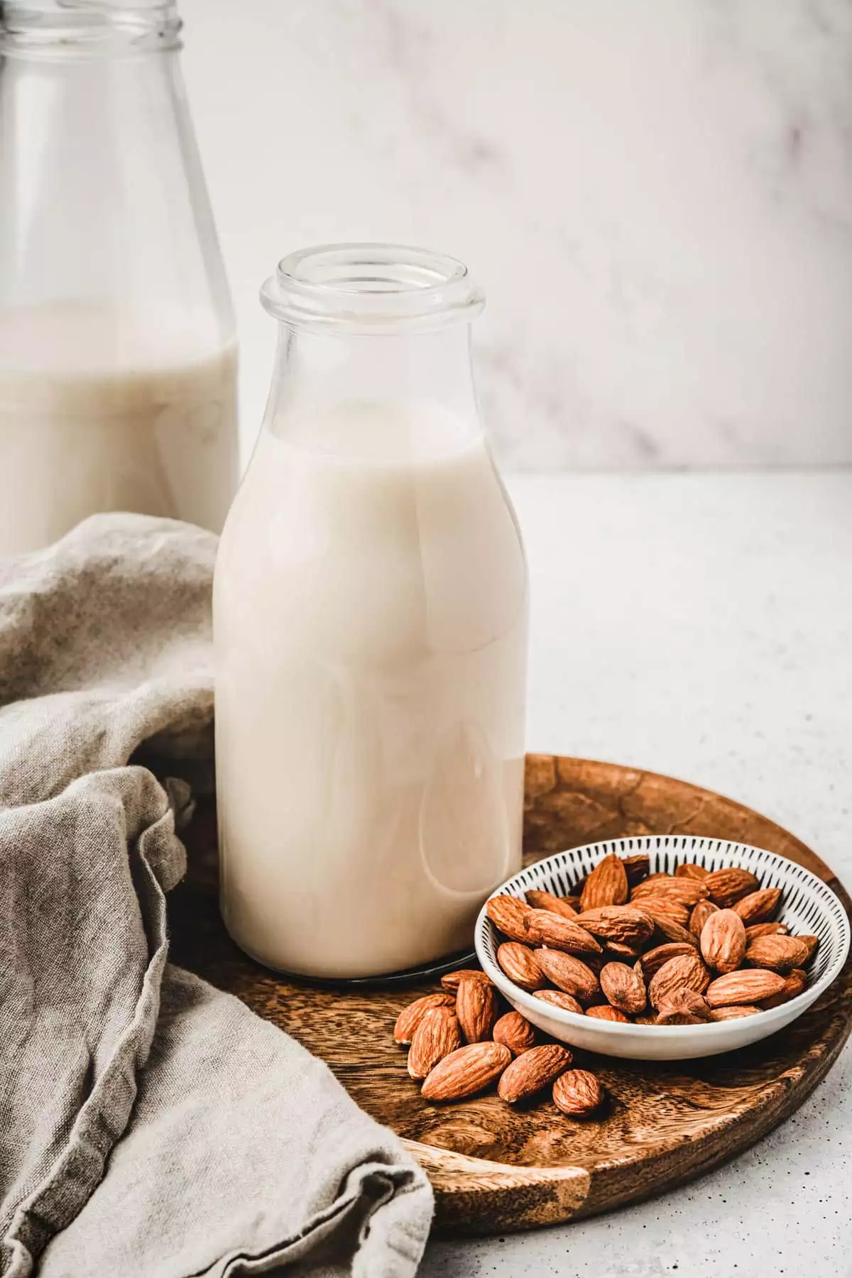 How to make almond milk at home