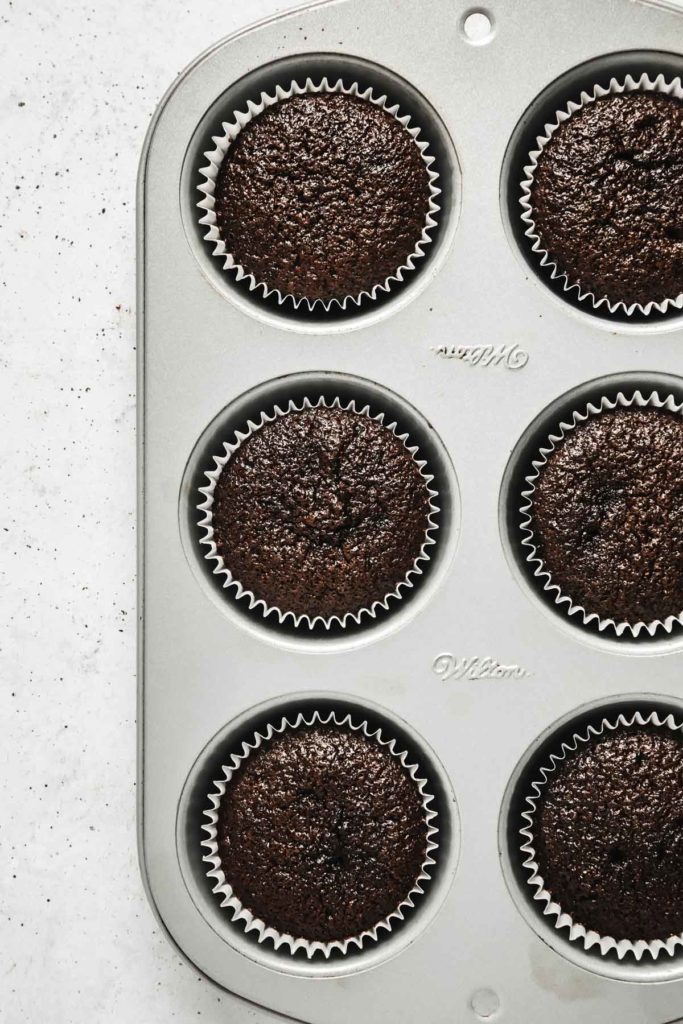baked chocolate cupcakes