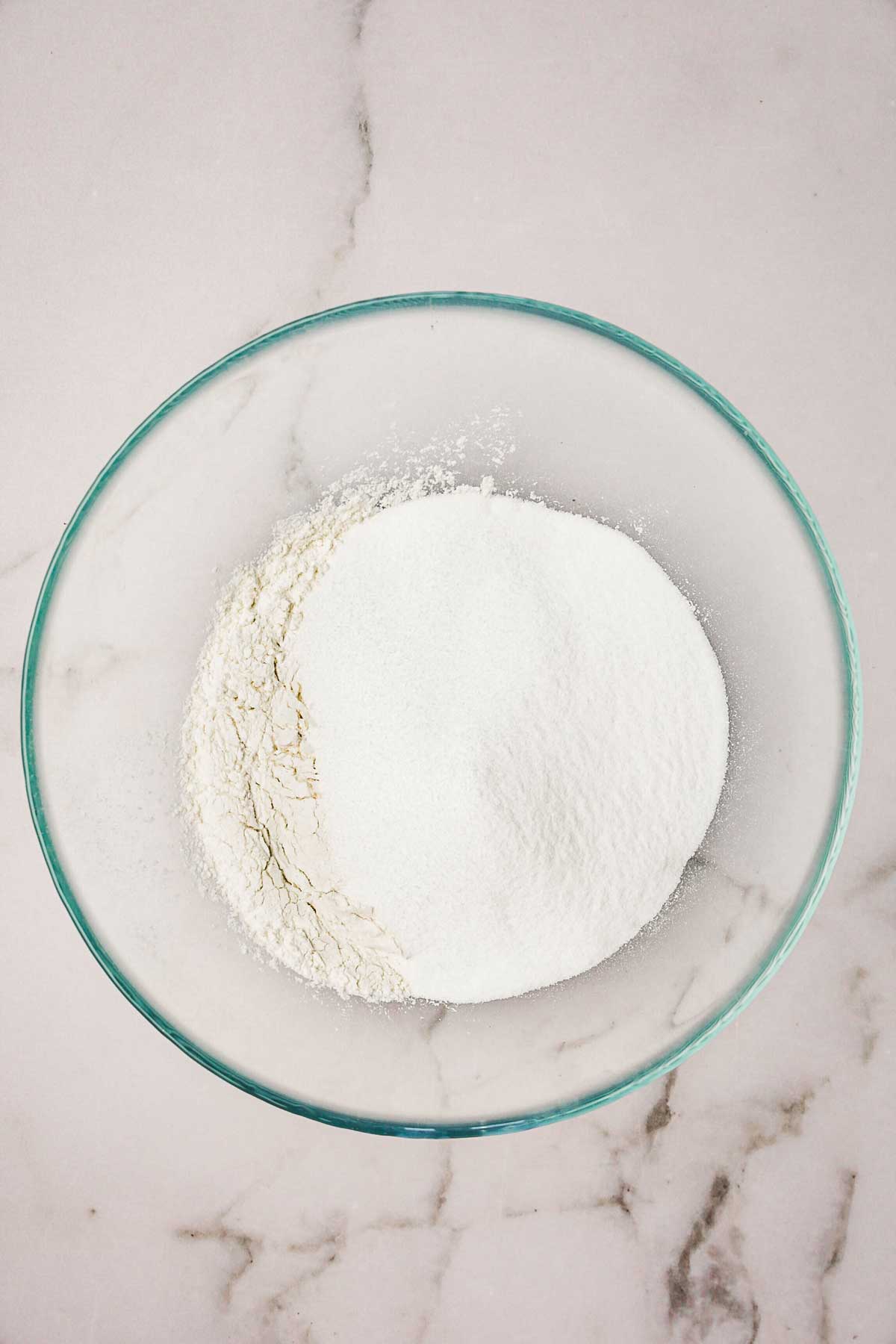 bol avec des ingrédients secs