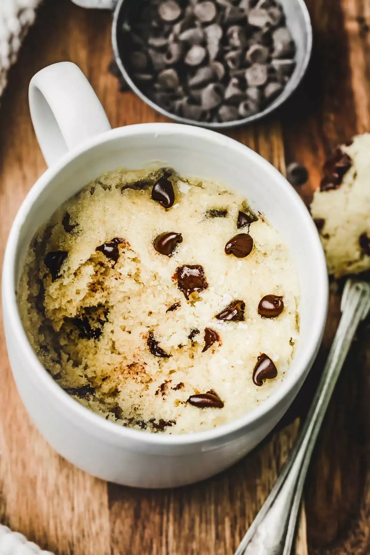 Chocolate chip cake in a mug