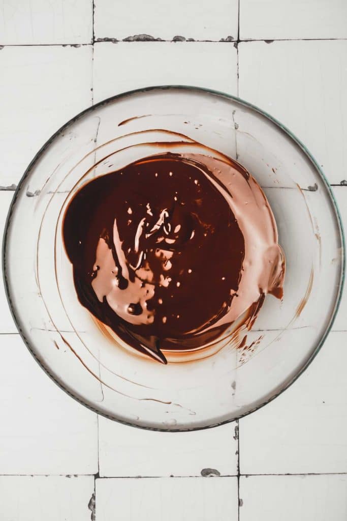 bol avec du chocolat fondu