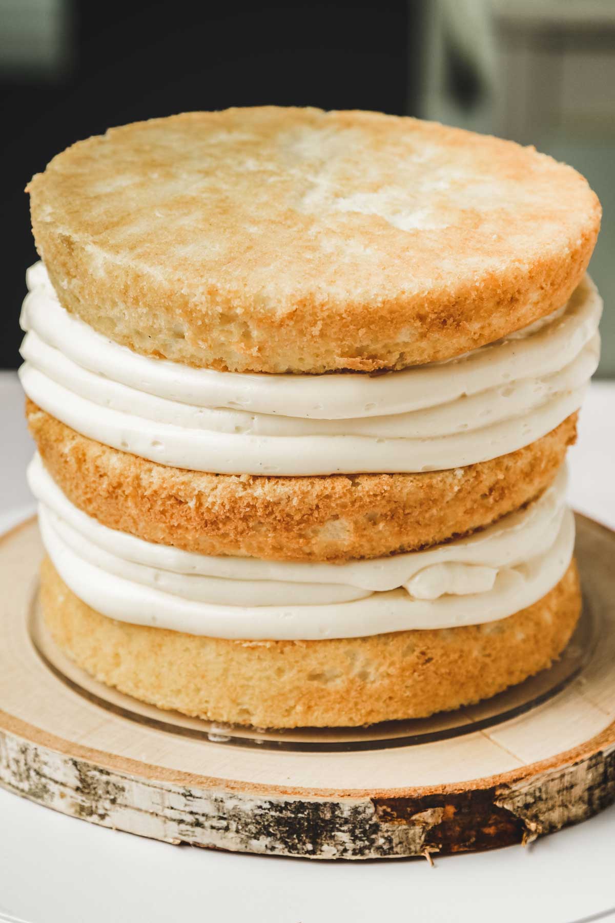 Sponges with cream on a plate