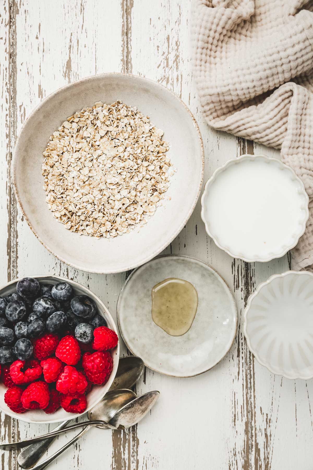 Bowls with ingredients