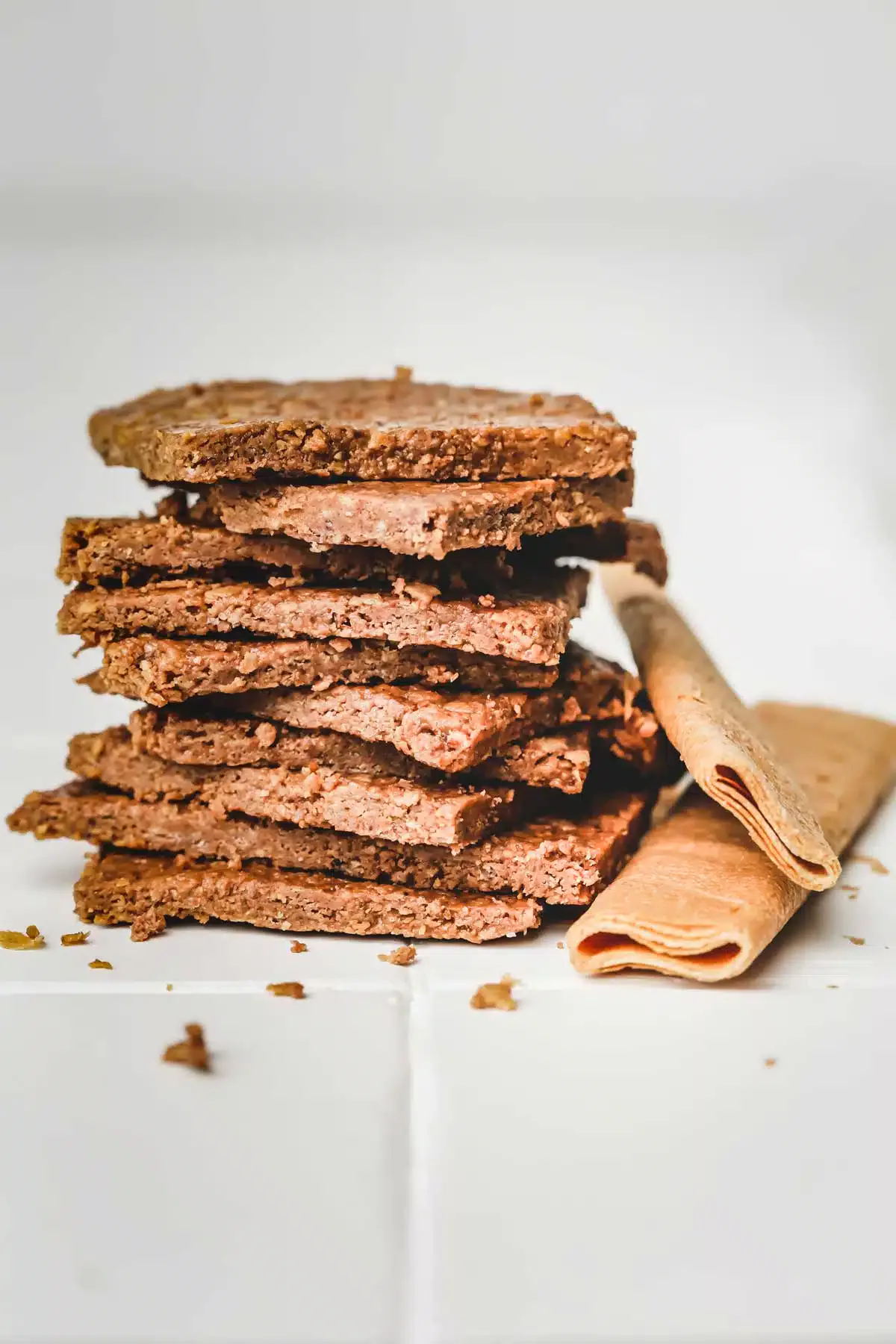 feuilletine crunch on a table