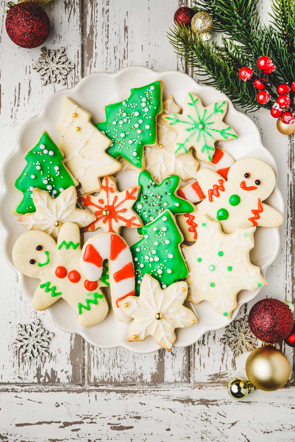 sablés de noel sur une assiette