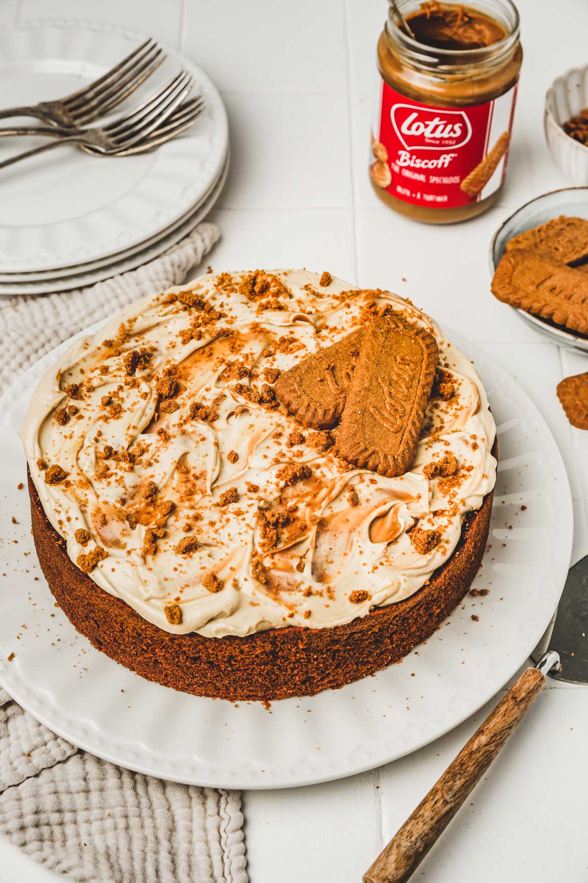 gateau speucloos avec glaçage mascarpone sur une table