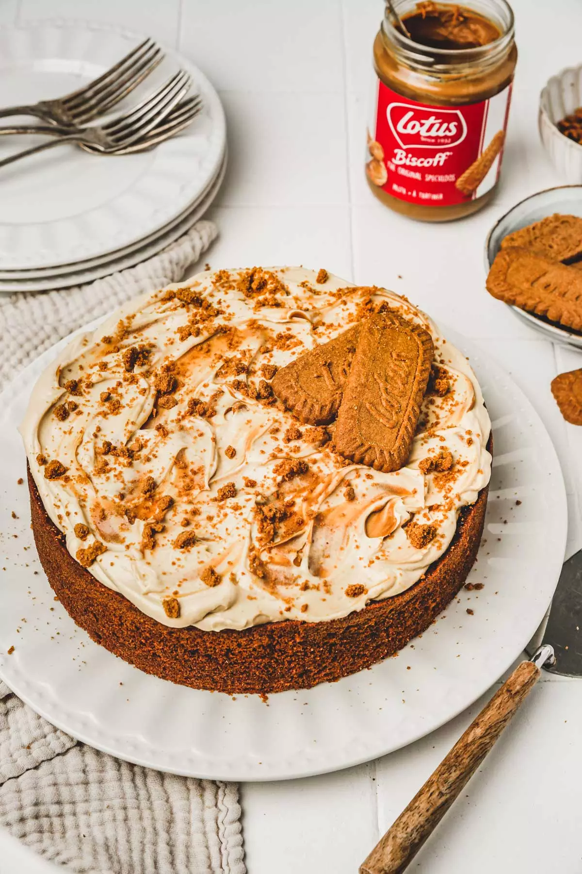 gateau speucloos avec glaçage mascarpone sur une table