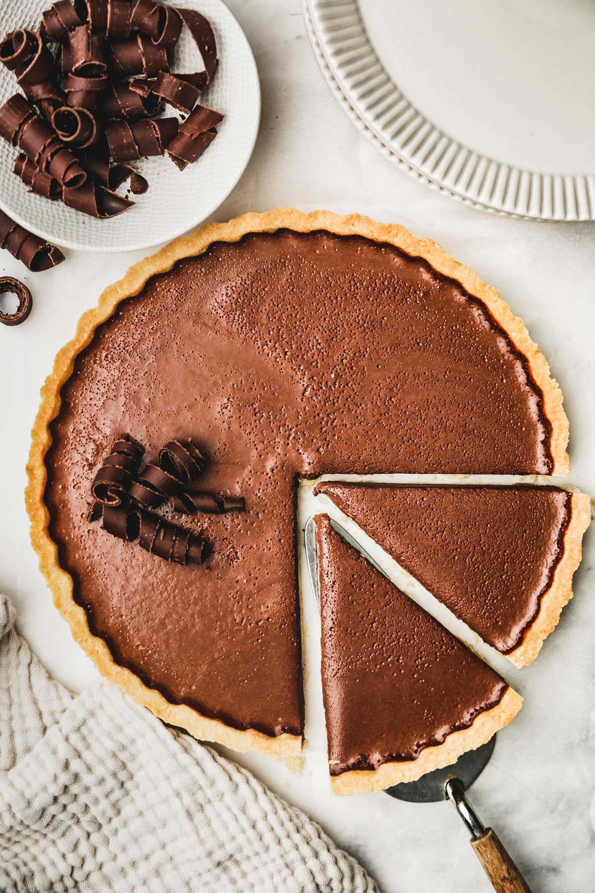 tarte au chocolat sur une table