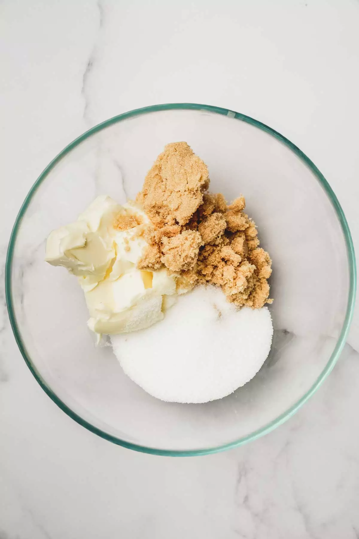 medium bol with sugar an butter 