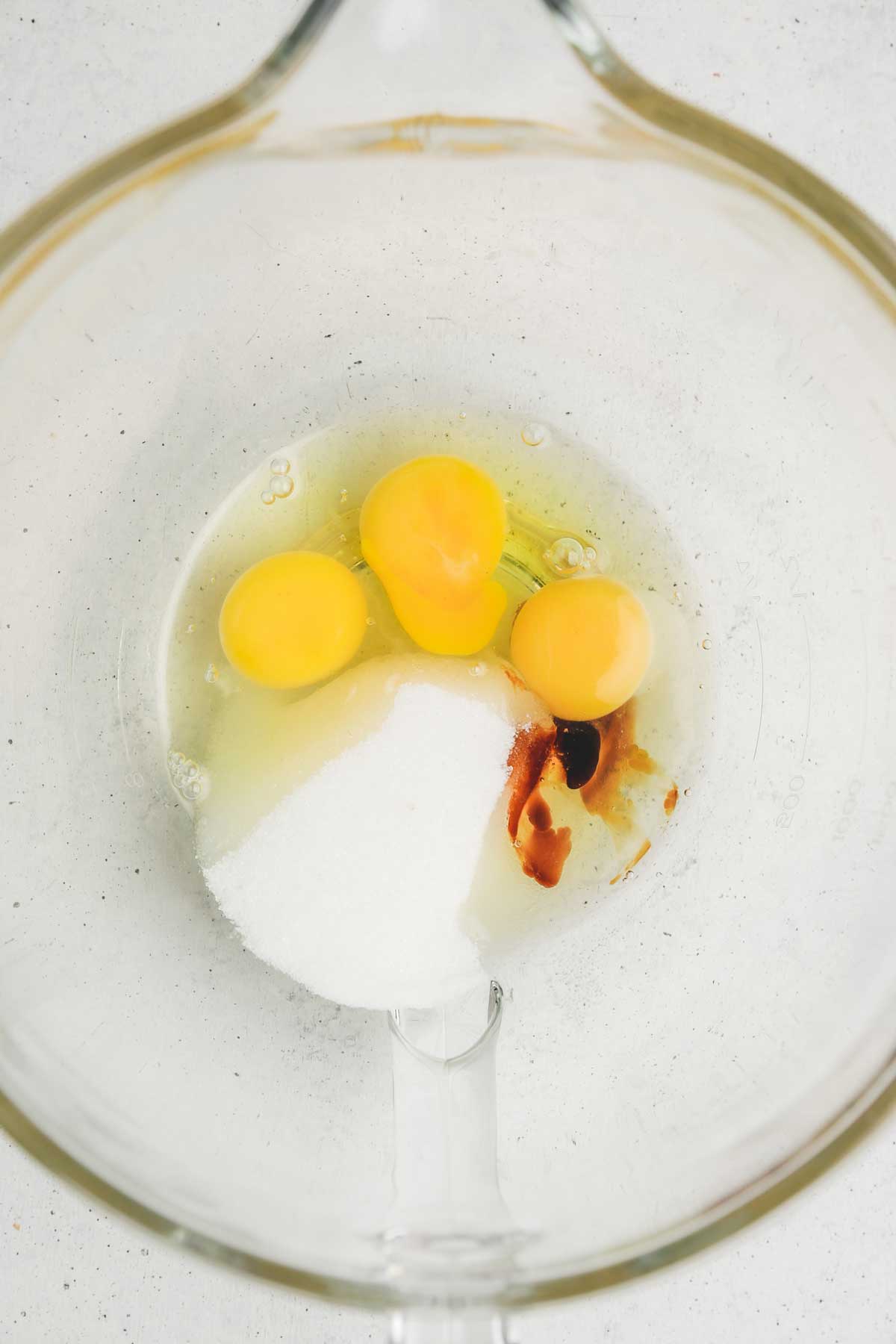 mixing bowl with eggs and sugar