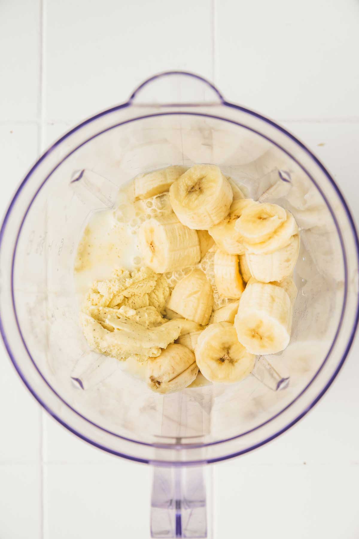 banana milkshake in a blender bowl