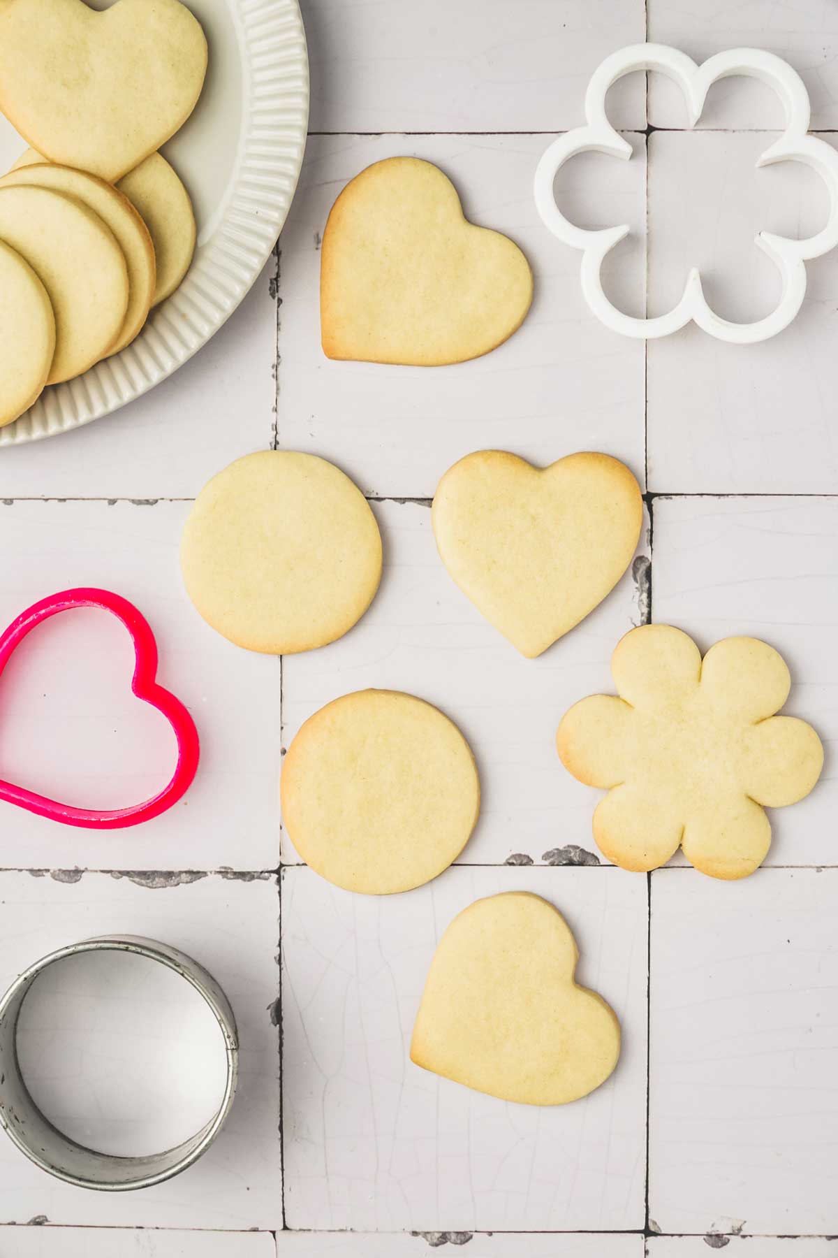 biscuits sablés sur une table