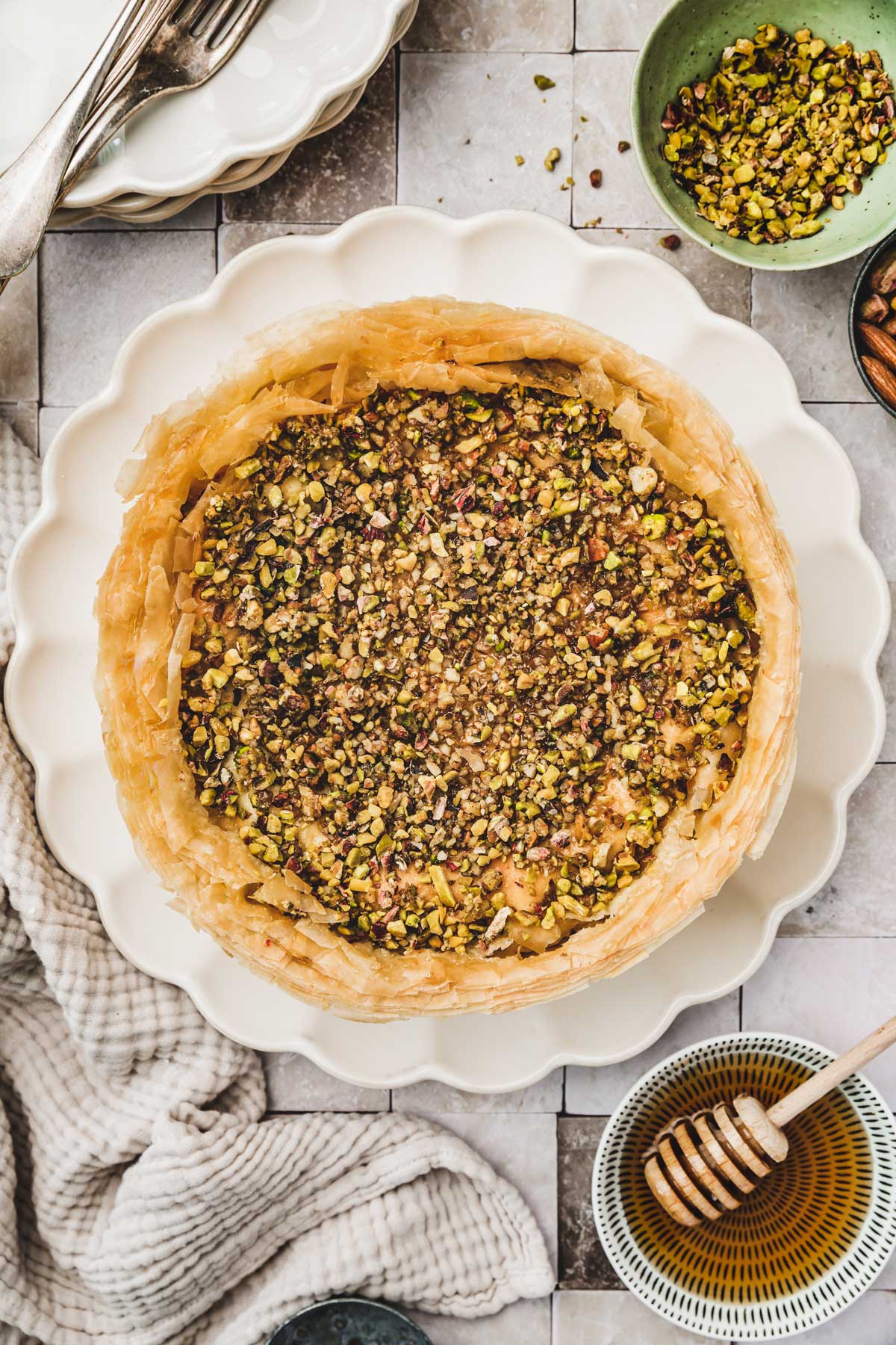 cheesecake aux baklava sur une table