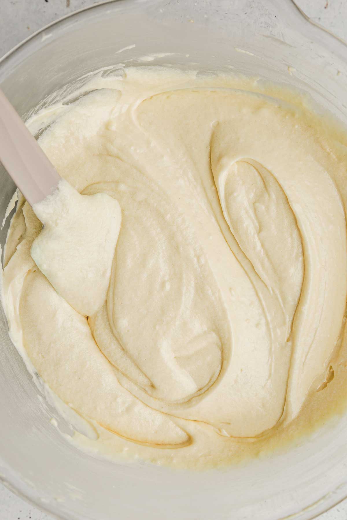 saladier avec pâte à gâteau