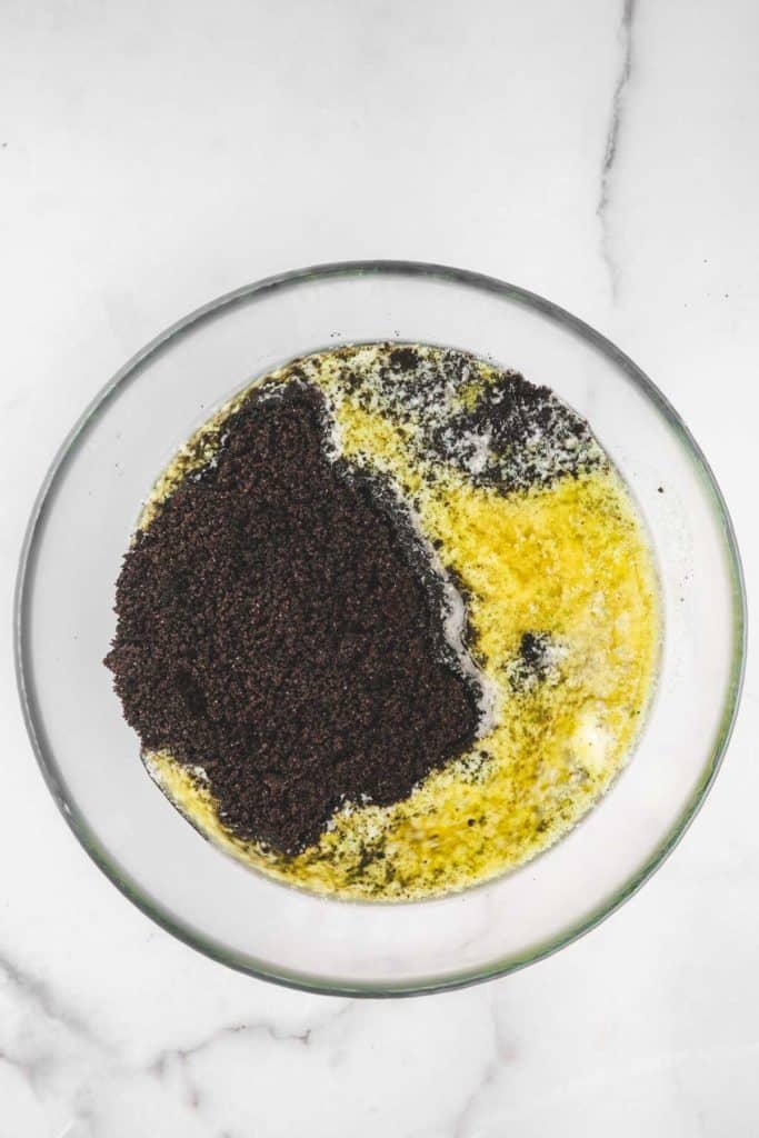 Easy homemade oreo crust only 2 ingredients sweetly cakes