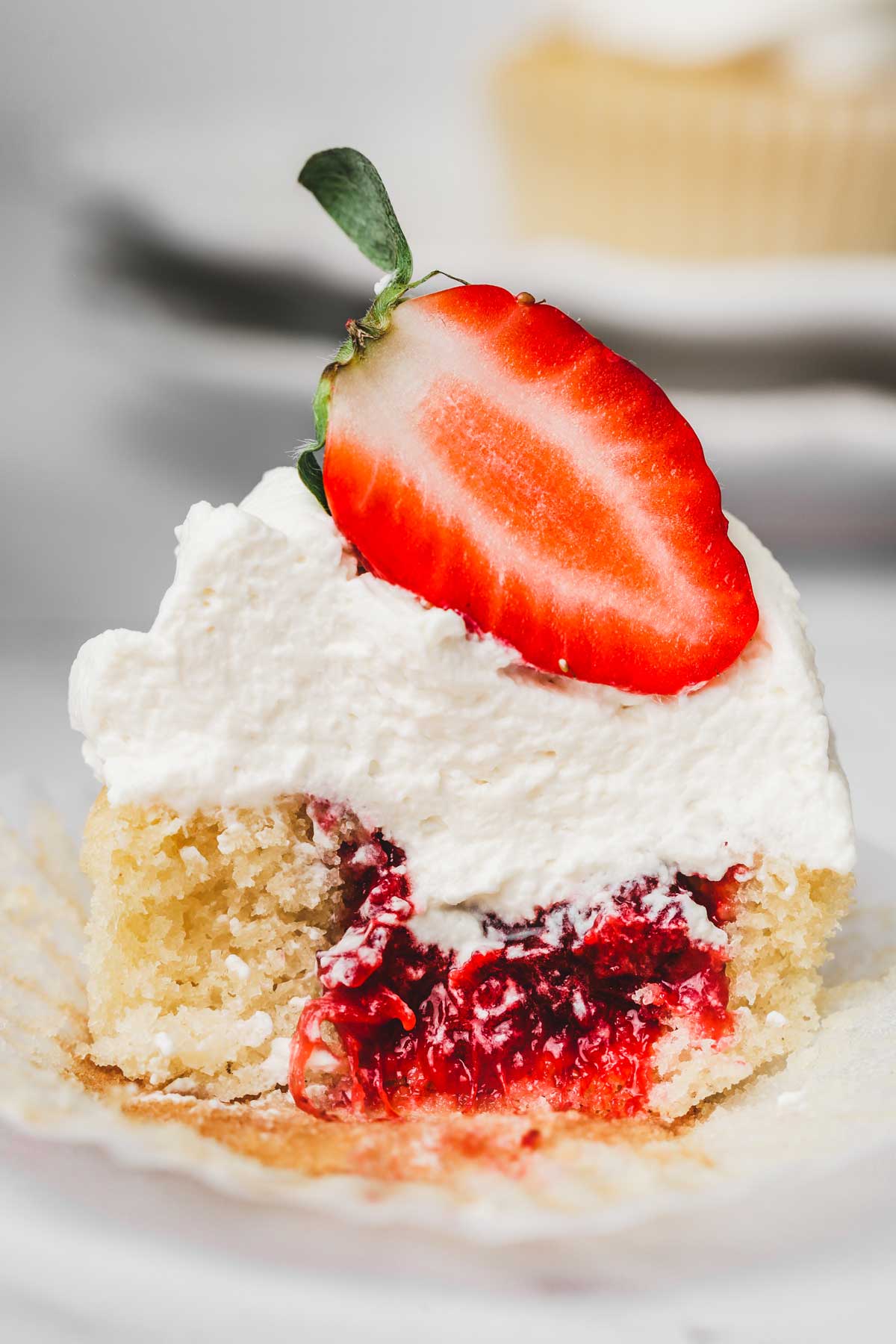 cupcake fraise coupé en 2