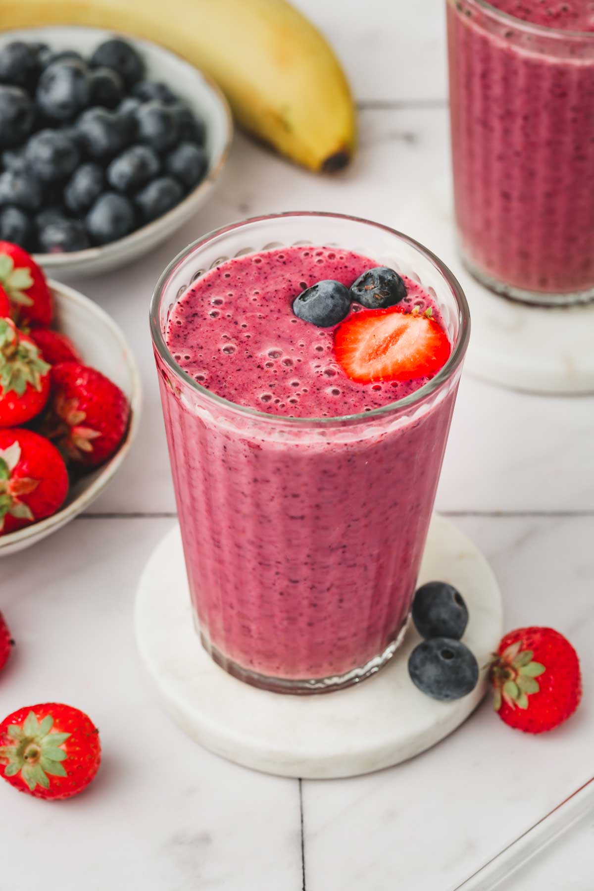 glass of blueberry smoothie