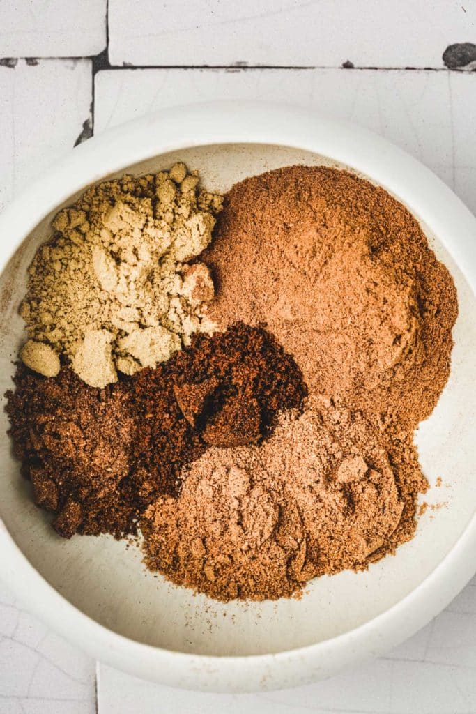 bol avec des épices