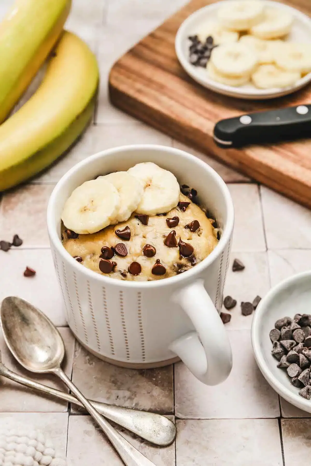 banana cake in a mug